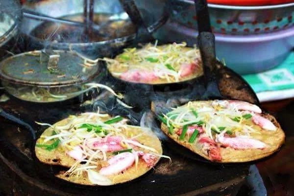 Thu ngay banh xeo muc - dac san 'nhin da them' cua nhieu vung bien hinh anh