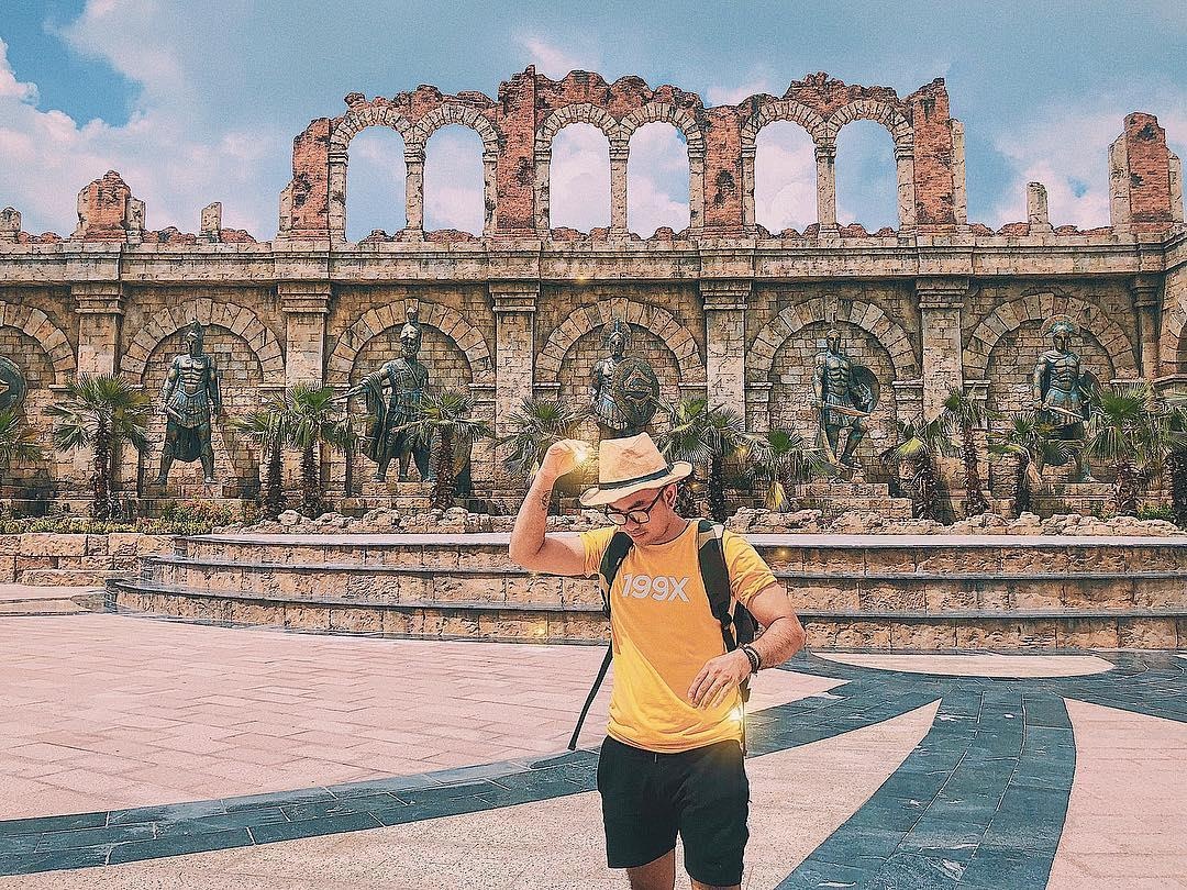 Nghi le, di check-in ngay buc tuong La Ma co kinh giua long Phu Quoc hinh anh