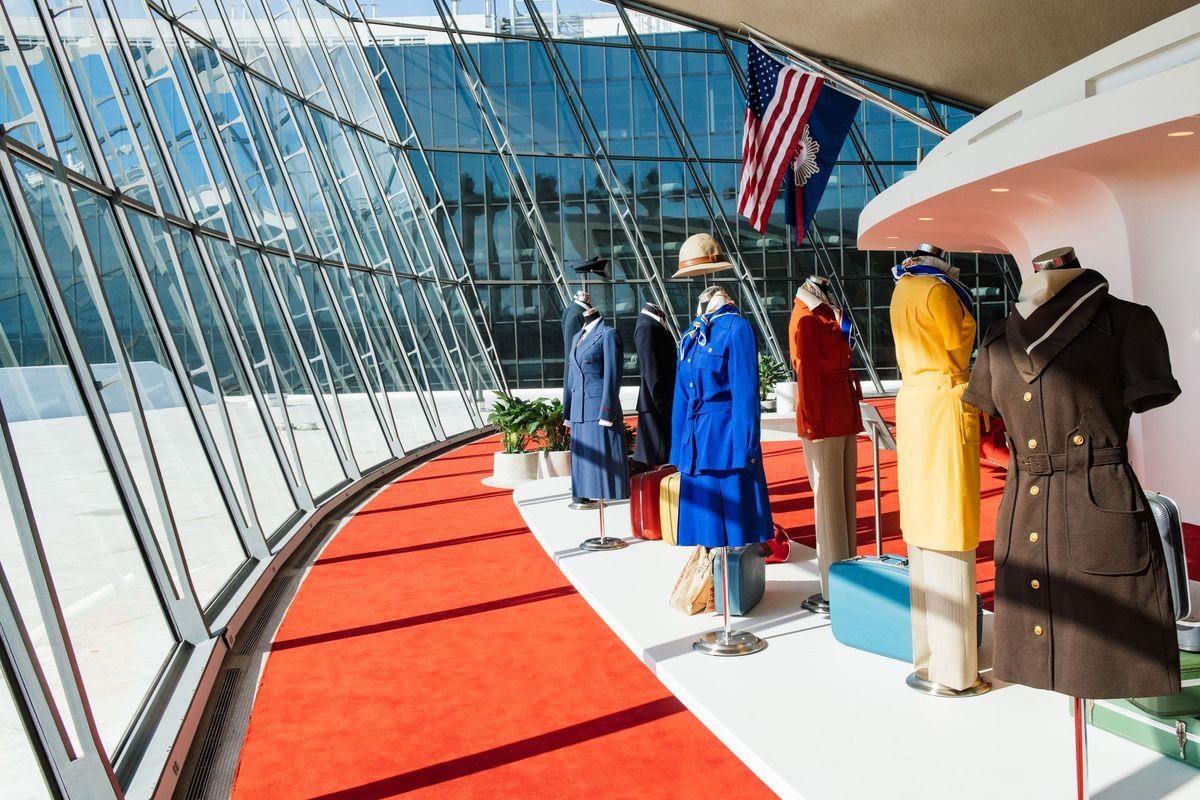 khach san san bay anh 9