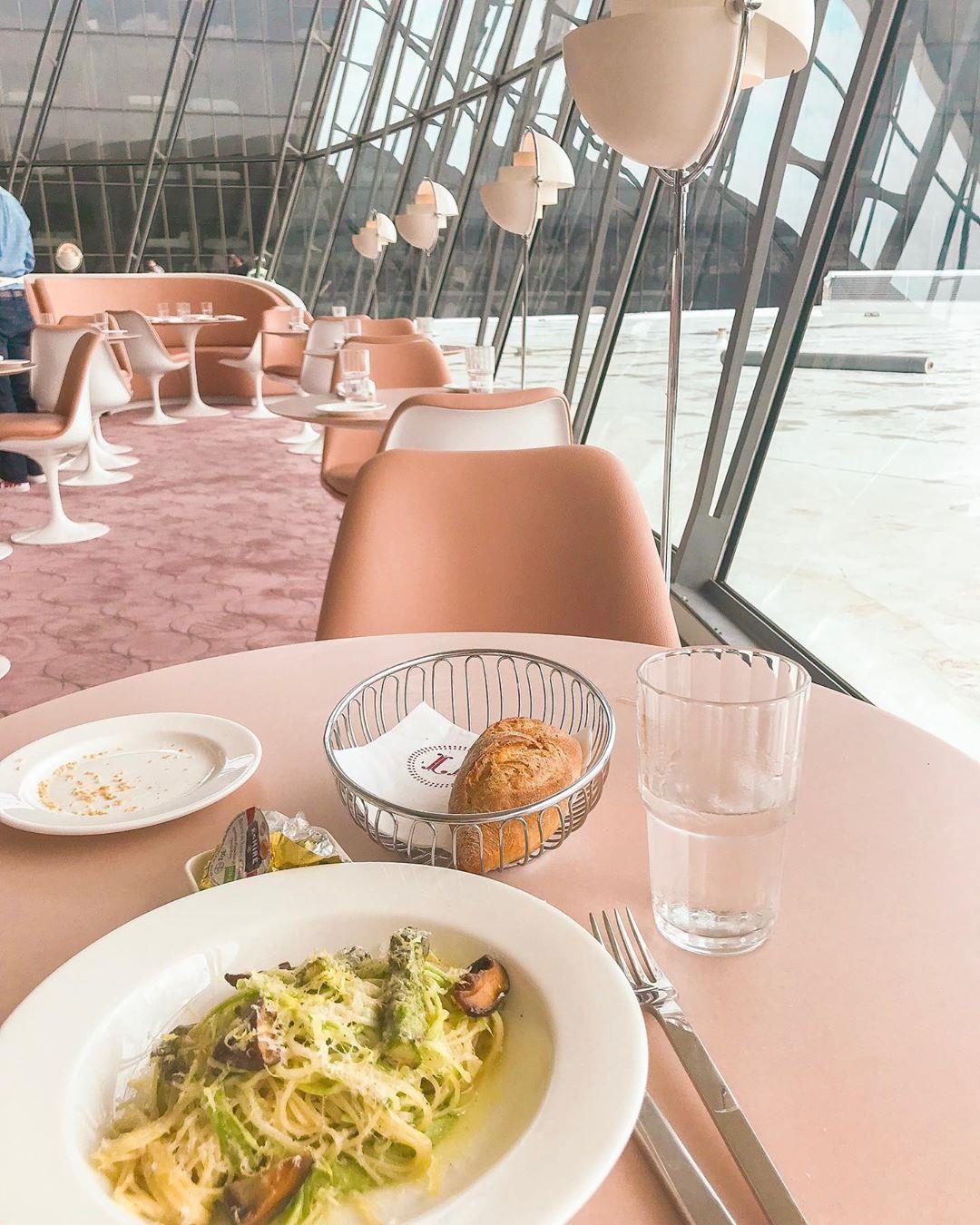 khach san san bay anh 3