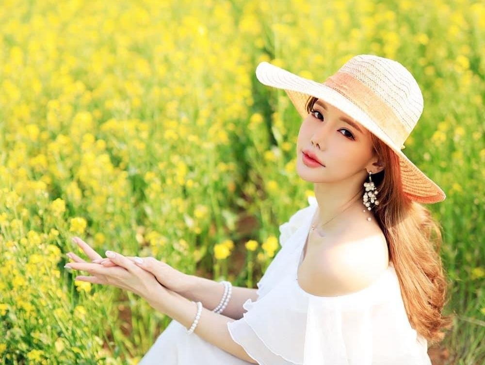 Mua hoa cai vang dep nao long cho nguoi me du lich Han Quoc hinh anh