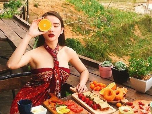 Den Sa Pa, kham pha ngoi nha go giua long nui rung Tay Bac hinh anh