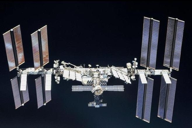 NASA xac nhan mo dich vu du lich vu tru gia 35.000 USD/dem hinh anh