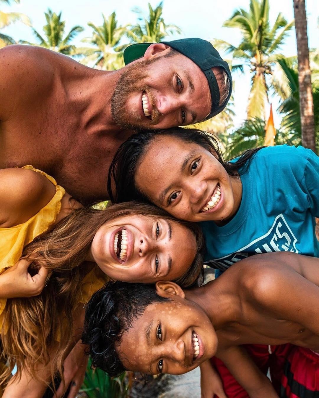 du lich cung ban be anh 9