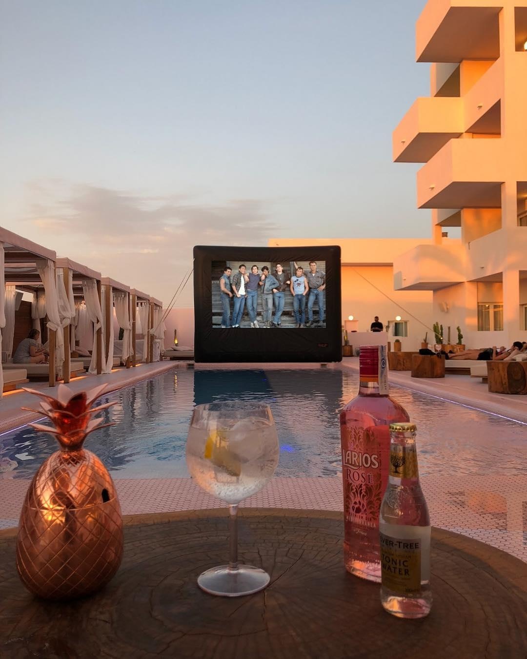 check-in khach san anh 11