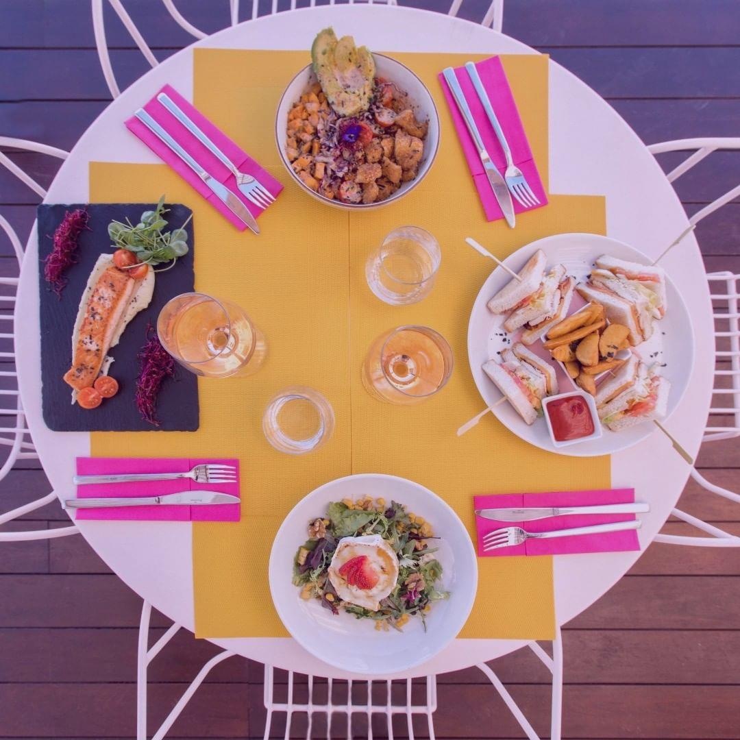 check-in khach san anh 16