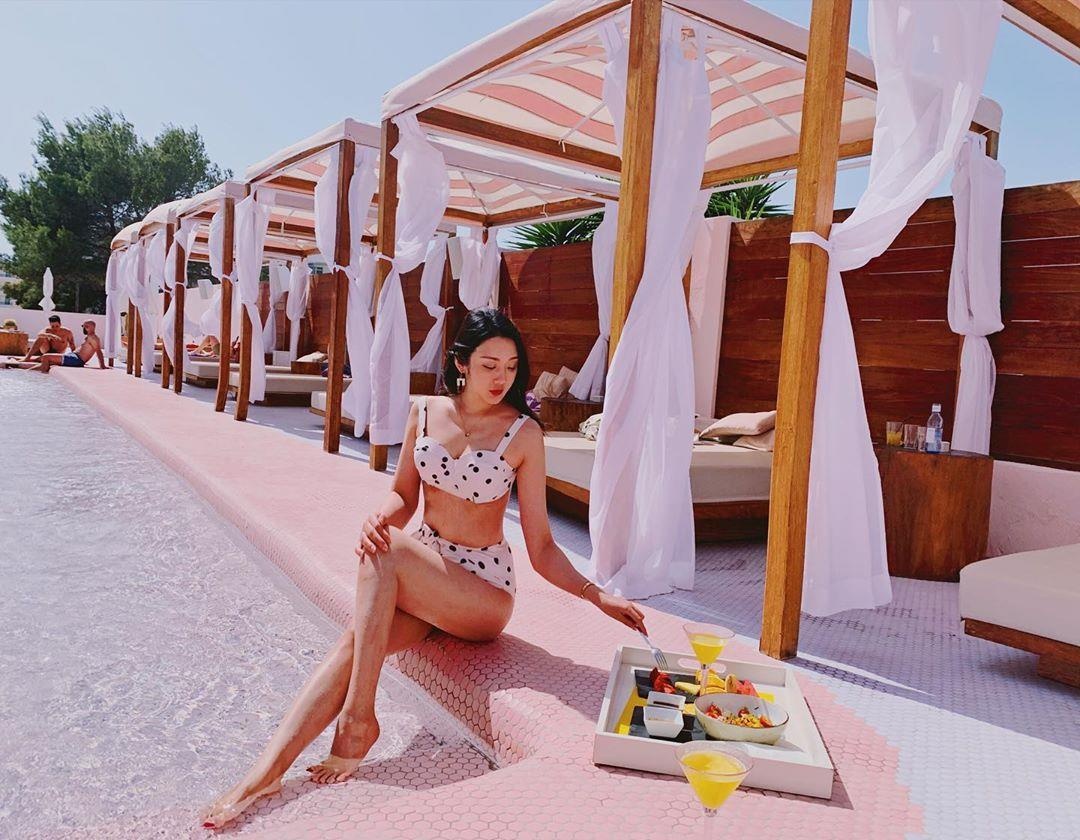 check-in khach san anh 19