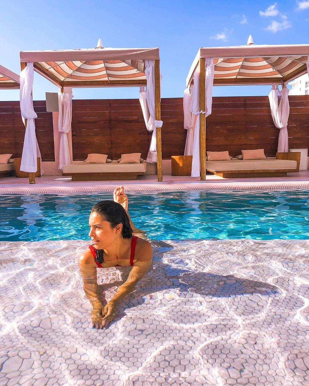 check-in khach san anh 3