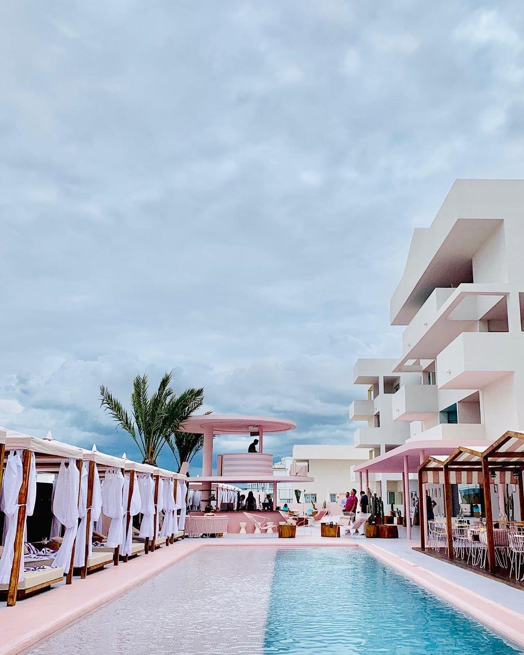 check-in khach san anh 4