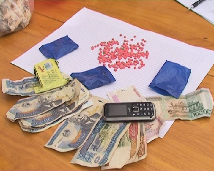 Xe may cho gan 600 vien ma tuy tu Lao vao Viet Nam hinh anh