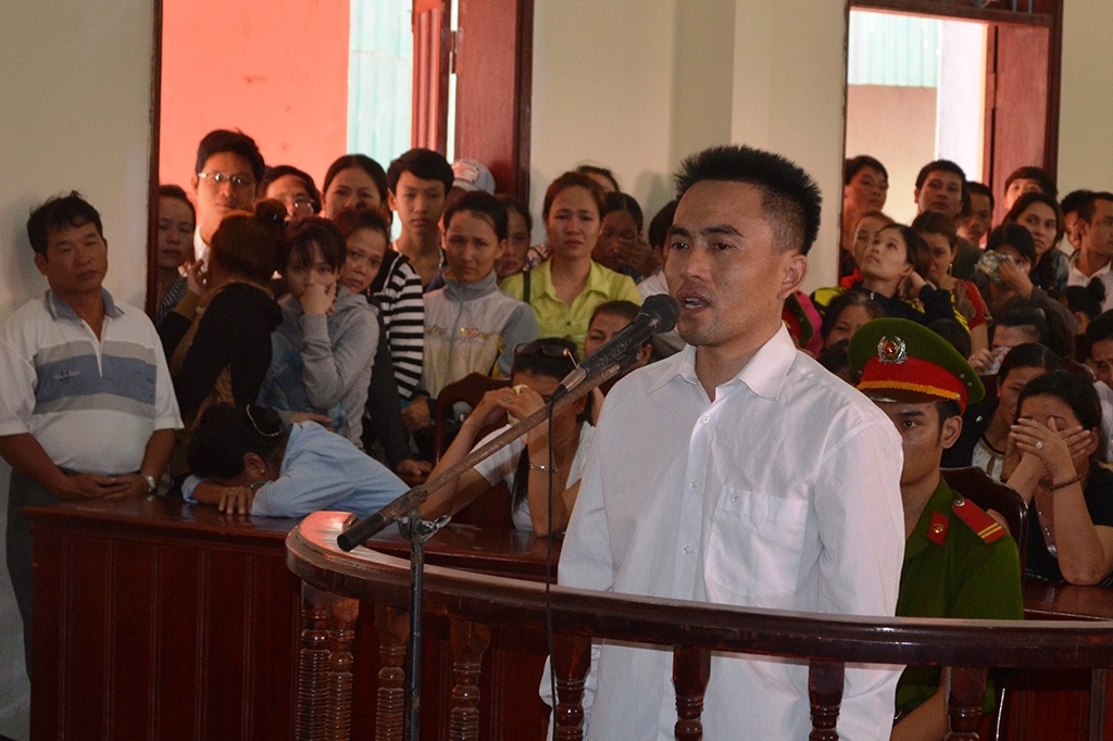Ca hoi truong nghen ngao truoc loi hoi loi cua ke giet vo hinh anh