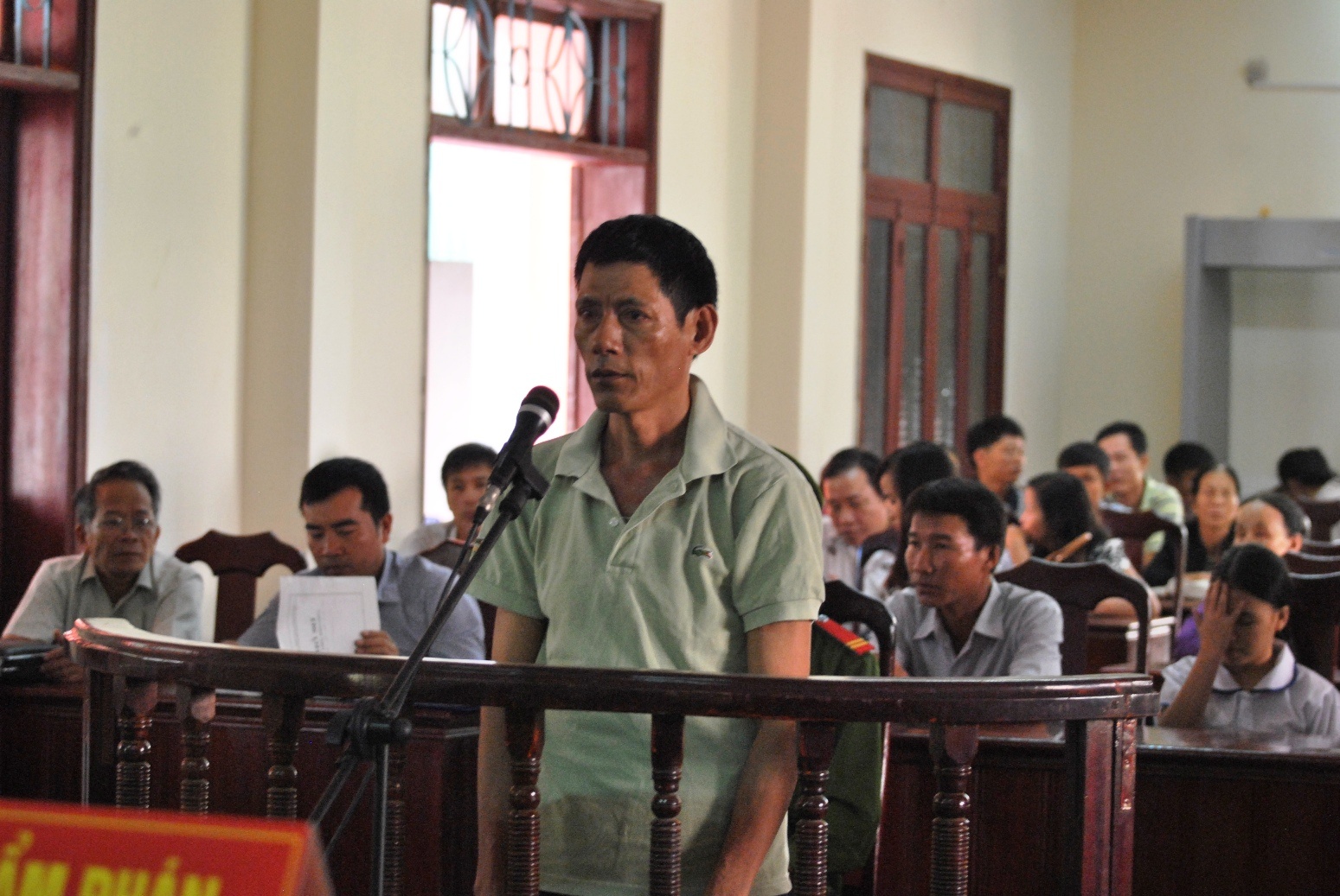 Nguoi dan ong hai doi be gai duoc giam an hinh anh