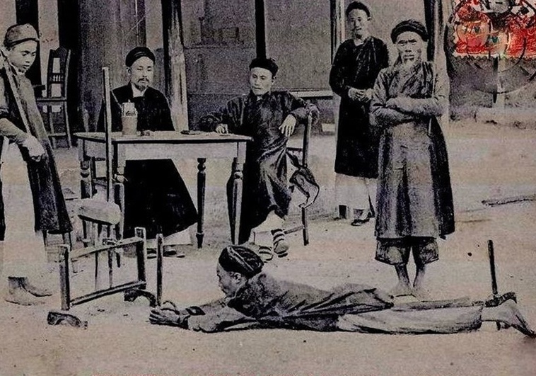 Toi danh bac bi xu phat nhu the nao trong lich su? hinh anh