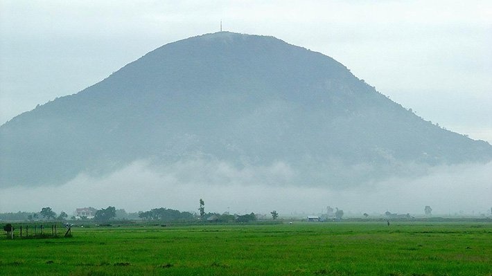 Du khach nen chu y khi leo nui Ba Den hinh anh