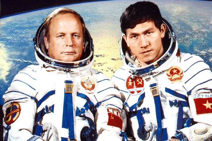 Nguoi chau A dau tien bay vao vu tru que o dau? hinh anh