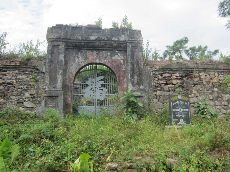 Chua Nguyen Phuc Lan anh 7