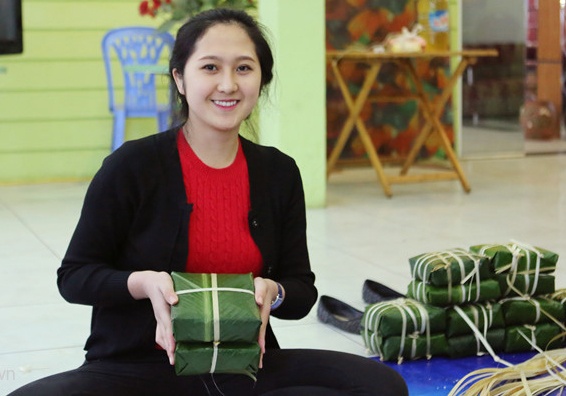 Ai la nguoi dau tien dua banh chung vao Tet Nguyen Dan? hinh anh