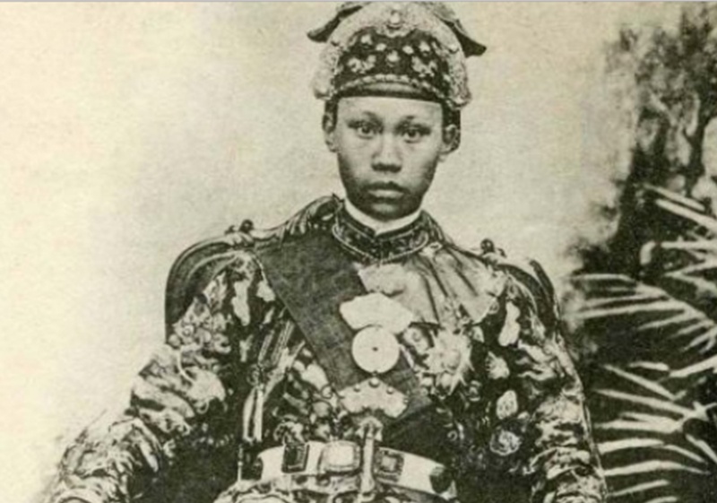 3 anh em nguoi Viet nao cung lam vua? hinh anh