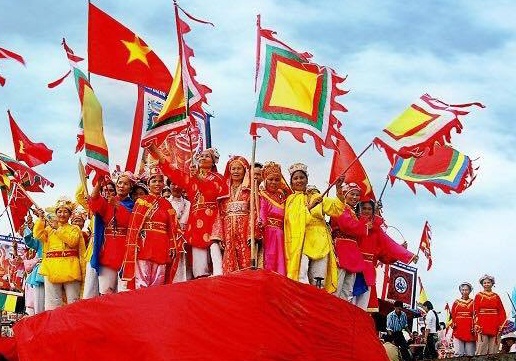 Doc dao le hoi Con Son - Kiep Bac hinh anh