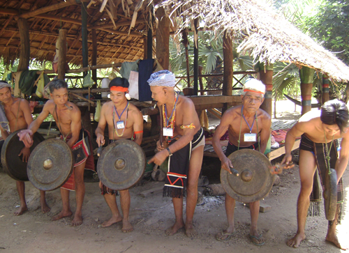 Dan toc Xtieng anh 7