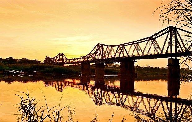 Cay cau thep dau tien nao o Viet Nam hon 117 nam tuoi? hinh anh