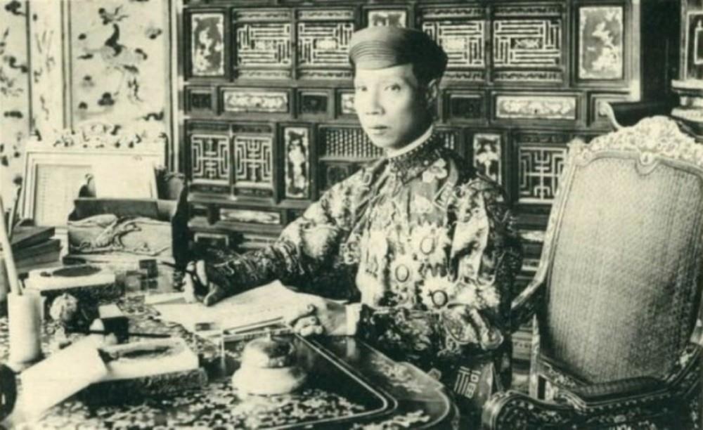 10 ong vua tai tieng anh 10