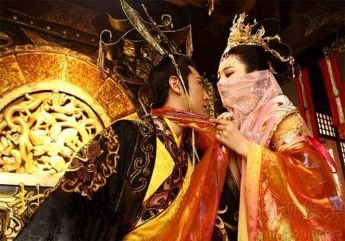 10 ong vua nuoc Viet de lai tieng xau muon doi hinh anh
