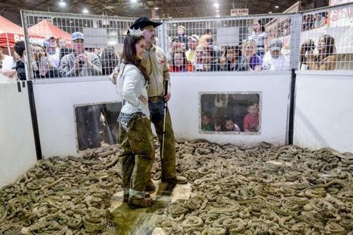 Lễ hội bắt rắn ảnh 2 Le hoi bat ran anh 2