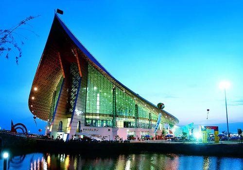 Thanh pho cang lon nhat Viet Nam, co vuon quoc gia va 2 huyen dao hinh anh