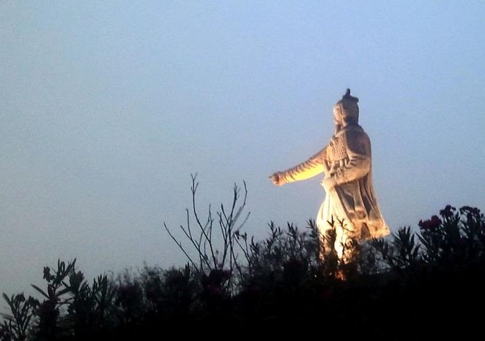 Trần Quốc Tuấn ảnh 2 Tran Quoc Tuan anh 2