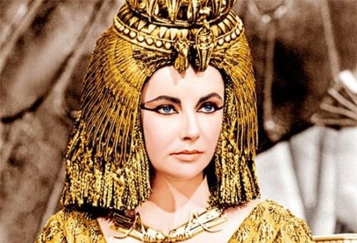3 tran thuy chien lon thoi co dai va cai chet cua nu hoang Cleopatra hinh anh