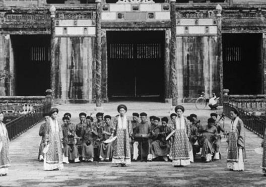 Bốn tháng ba vua ảnh 6 Bon thang ba vua anh 6