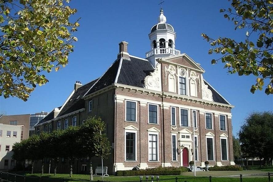Heerenveen, noi Doan Van Hau sinh song va choi bong, co gi dac biet? hinh anh
