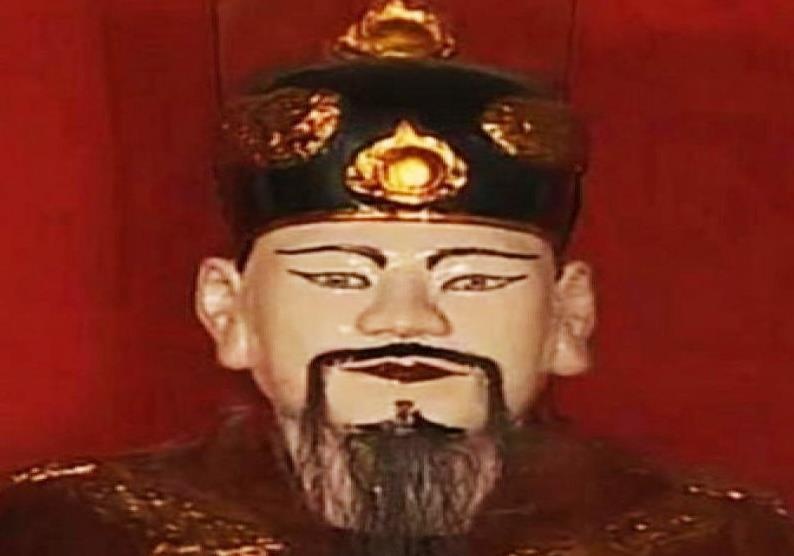 Nguoi Viet duy nhat co 4 con lam vua hinh anh