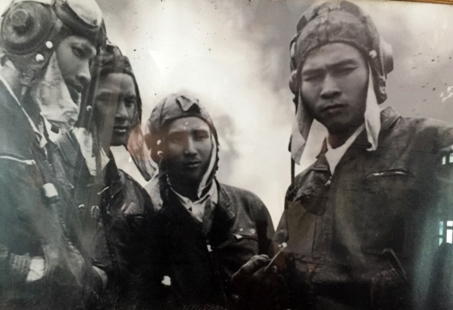 Phi cong Viet Nam anh 3