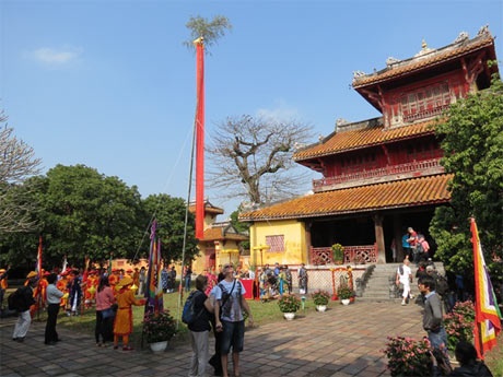 Cay neu ngay tet anh 4