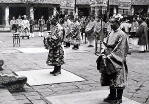 Hoang tu, cong chua ngay xua don Tet, choi xuan nhu the nao? hinh anh