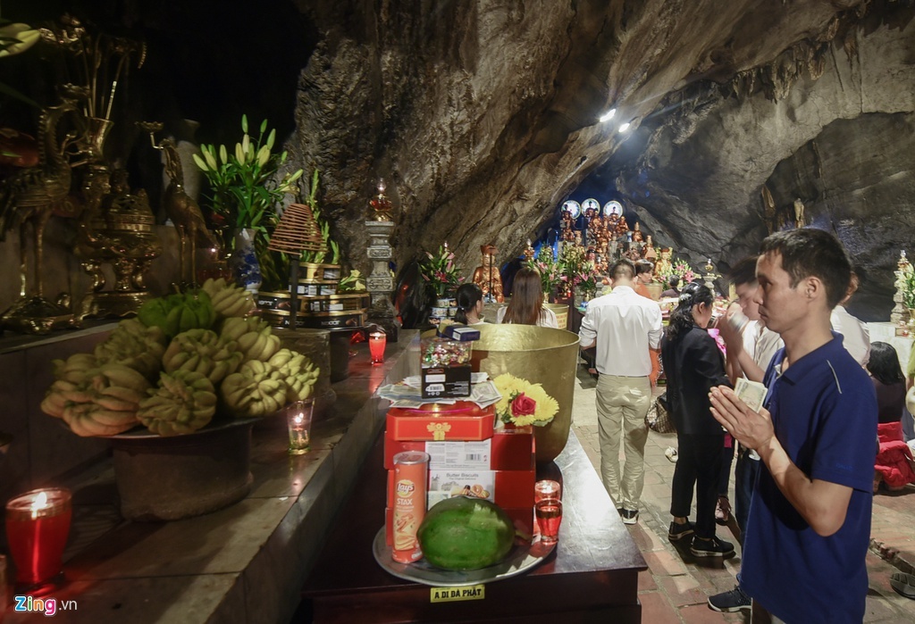 Le hoi chua Huong anh 5