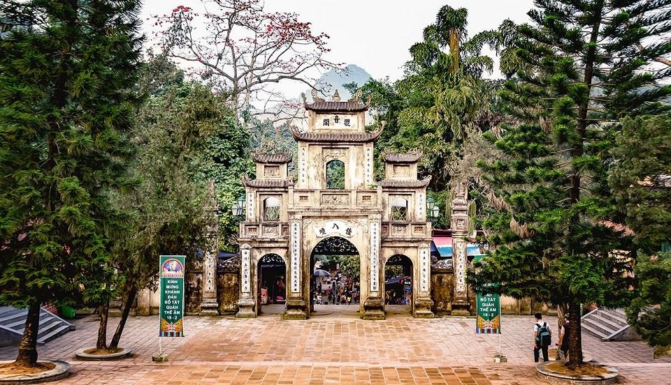 Le hoi chua Huong anh 7