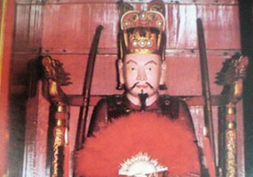 Tuong duy nhat cua Le Loi duoc trieu Nguyen tho trong Vo Mieu hinh anh