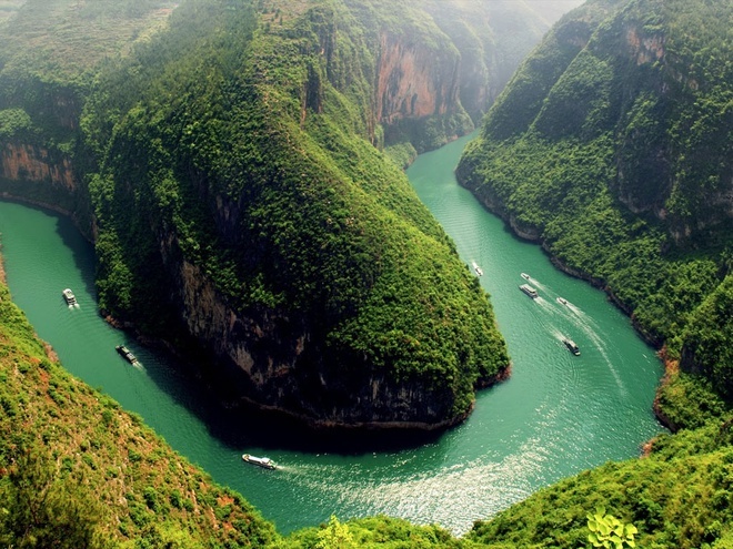 Dong song dai nhat chau A chay qua Vu Han hinh anh