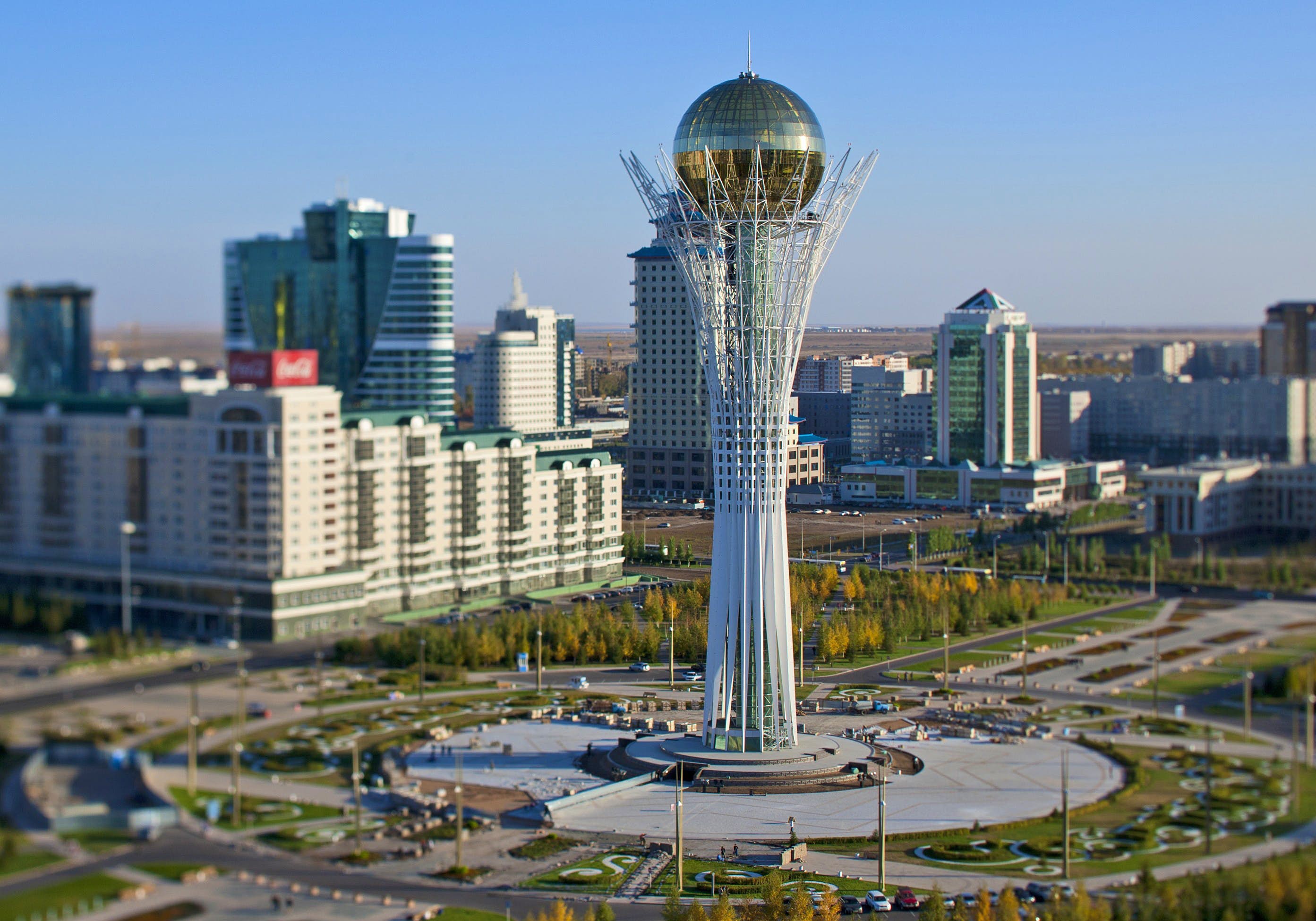 Quoc gia nao lon nhat the gioi khong giap bien? hinh anh