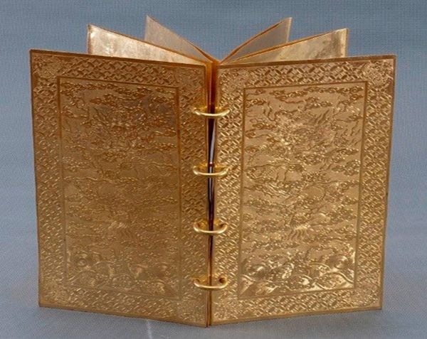 Sach vang trieu Nguyen anh 4