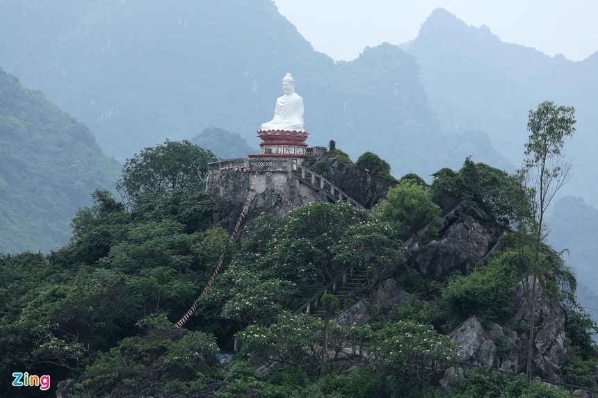 Thi tran Ha Noi anh 4