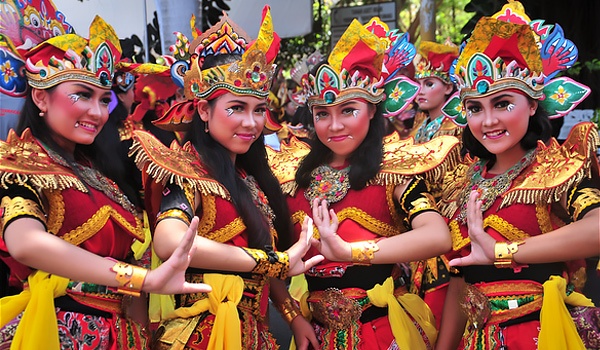 Chau luc co hon 4,1 ty nguoi sinh song hinh anh