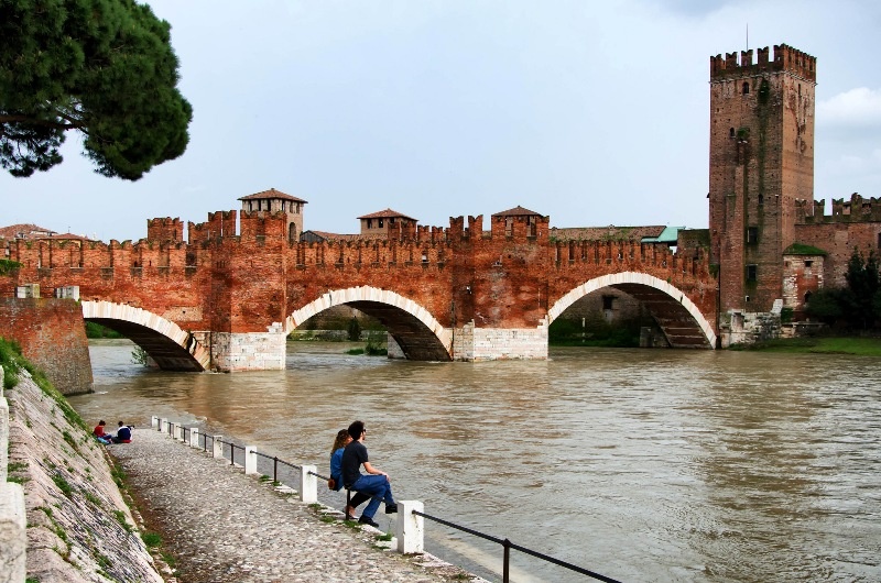 Chuyen tinh Romeo va Juliet anh 2