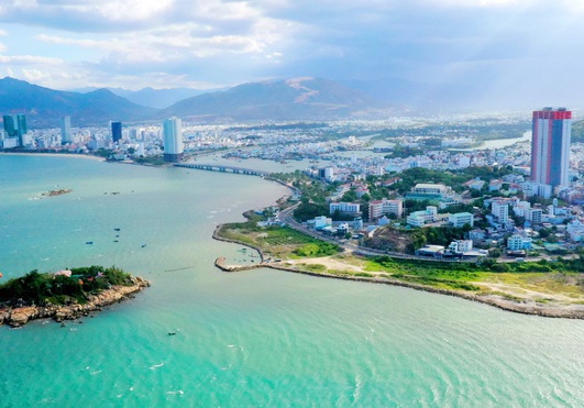 Thanh pho duy nhat o nuoc ta co 3 vinh bien xinh dep hinh anh