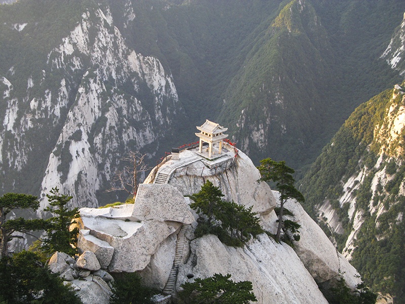 Nui Hoa Son trong Anh hung xa dieu co gi dac biet? hinh anh