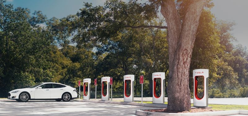 Tesla thay đổ cách tạo ra ôtô ảnh 2 Tesla thay do cach tao ra oto anh 2