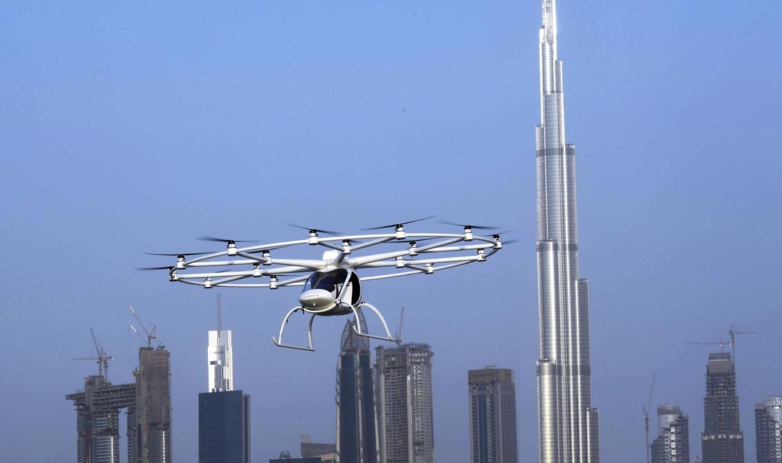 Taxi bay dau tien tren the gioi anh 5